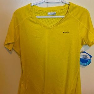 Columbia quick dry shirt size large. Tags still on